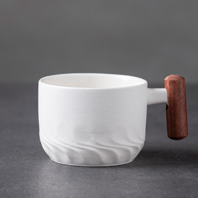 Tazza da caffè retrò in ceramica fatta a mano